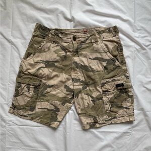 Wrangler vintage camo cargo shorts